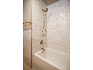 Welcome to this completely renovated stunner! Exquisite exterior - photo 35