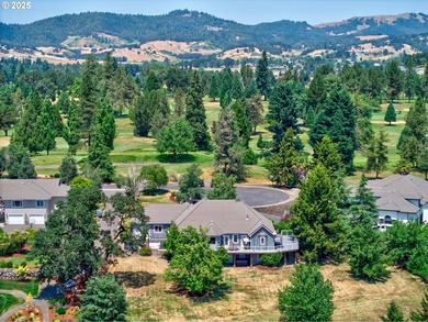 Beautiful 5-bed, 4-bath custom home on nearly one acre in a - photo 40