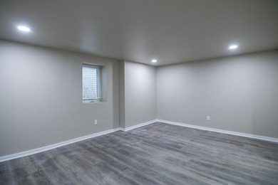Welcome to this completely renovated stunner! Exquisite exterior - photo 45