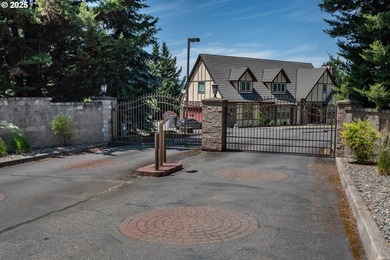 Beautiful 5-bed, 4-bath custom home on nearly one acre in a - photo 47