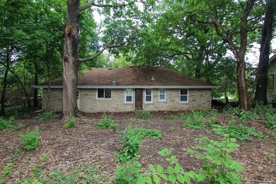 Welcome to this completely renovated stunner! Exquisite exterior - photo 48