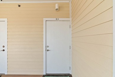 This beautifully maintained 3rd floor 3/2 condo with *forever*