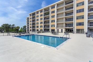 Spacious 2BR/2BA condo with beautiful mountain views and - photo 1