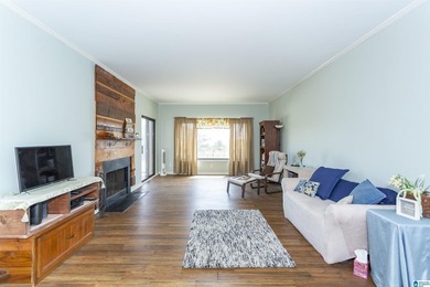 Spacious 2BR/2BA condo with beautiful mountain views and - photo 2