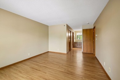 Move right into this beautifully updated condo featuring a - photo 18