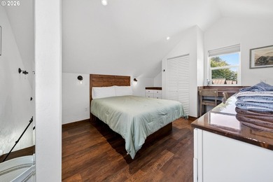Located near the Port of Gold Beach and just minutes from local - photo 23