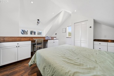 Located near the Port of Gold Beach and just minutes from local - photo 24