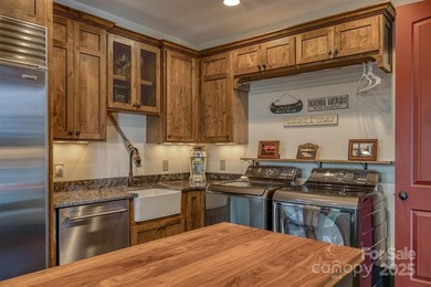 Discover a world where the majestic Blue Ridge Mountains and the - photo 33