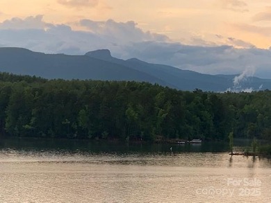 Discover a world where the majestic Blue Ridge Mountains and the - photo 48