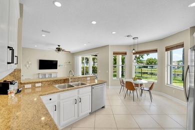 This beautifully maintained 4-bedroom, 2.5-bathroom home - photo 8