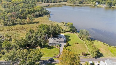 (private lake, pond, coastal) Home For Sale in Pasadena Maryland
