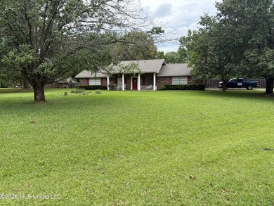Beautiful, well-maintained home nestled on a peaceful 1.13-acre - photo 4