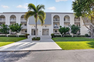 East Boca Boaters' dream! Truly one of a kind, this beautifully - photo 1