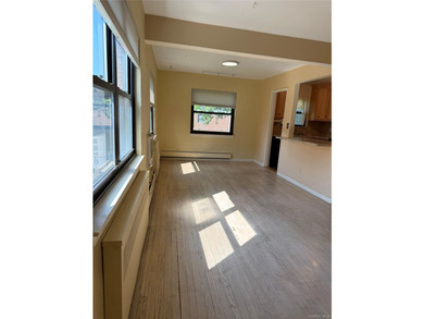 Welcome to this bright and spacious corner 2 bedroom, 2 bath - photo 13