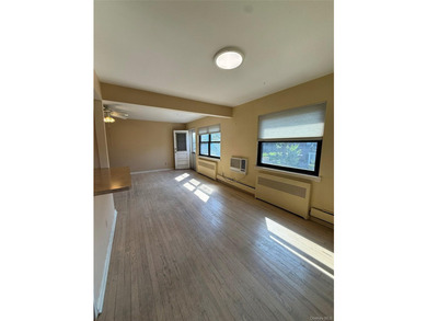 Welcome to this bright and spacious corner 2 bedroom, 2 bath - photo 15
