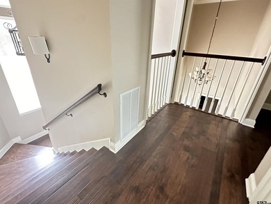 Stunning Luxury 4-Bedroom, 4.5-Bathroom Home with Guest Quarters - photo 17