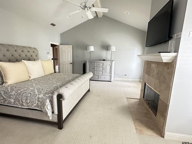 Stunning Luxury 4-Bedroom, 4.5-Bathroom Home with Guest Quarters - photo 19