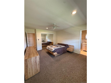 Welcome to this bright and spacious corner 2 bedroom, 2 bath - photo 19