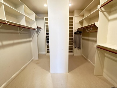 Stunning Luxury 4-Bedroom, 4.5-Bathroom Home with Guest Quarters - photo 22