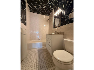 Welcome to this bright and spacious corner 2 bedroom, 2 bath - photo 22