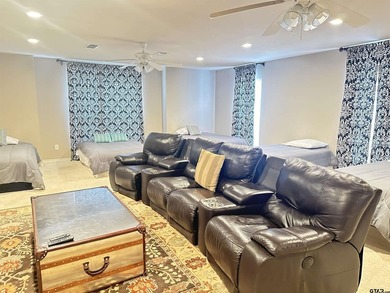 Stunning Luxury 4-Bedroom, 4.5-Bathroom Home with Guest Quarters - photo 25