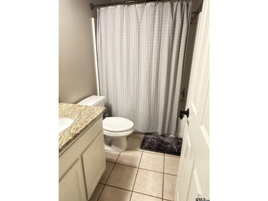 Stunning Luxury 4-Bedroom, 4.5-Bathroom Home with Guest Quarters - photo 27