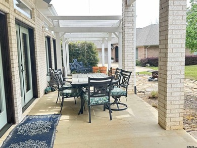 Stunning Luxury 4-Bedroom, 4.5-Bathroom Home with Guest Quarters - photo 30