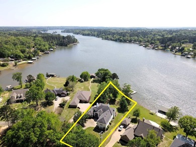 Stunning Luxury 4-Bedroom, 4.5-Bathroom Home with Guest Quarters - photo 39