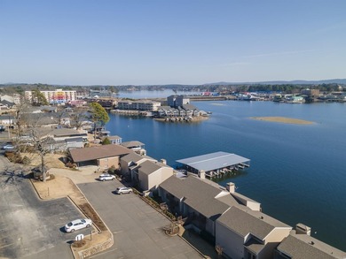 Life on Lake Hamilton doesn't get much easier than this - photo 41