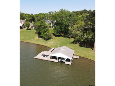 Stunning Luxury 4-Bedroom, 4.5-Bathroom Home with Guest Quarters - photo 45