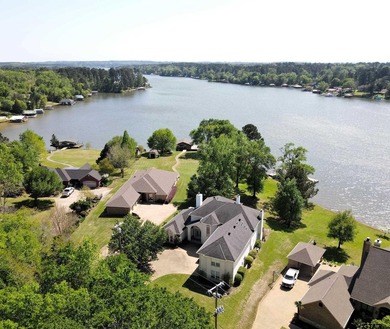 Stunning Luxury 4-Bedroom, 4.5-Bathroom Home with Guest Quarters - photo 47