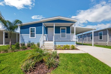 Welcome to this beautifully designed Champion Lake Manor model - photo 2