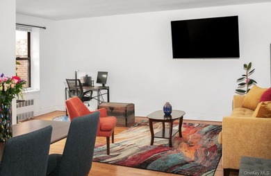 This sunlit, 1BDR apartment (top floor) has eastern and southern - photo 13