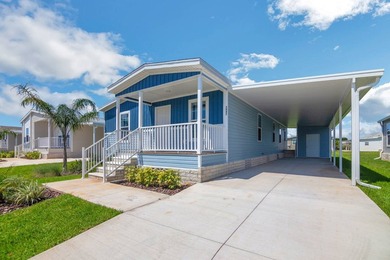 Welcome to this beautifully designed Champion Lake Manor model - photo 3