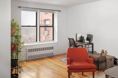 This sunlit, 1BDR apartment (top floor) has eastern and southern - photo 14