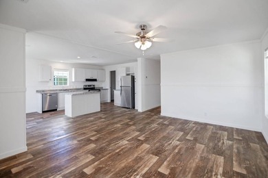 Welcome to this beautifully designed Champion Lake Manor model - photo 5