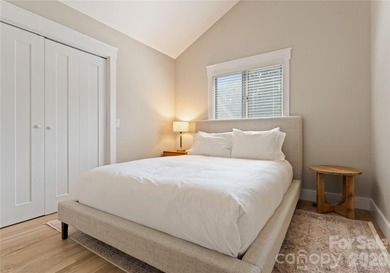 Looking for the perfect waterfront retreat? Tucked along the - photo 17