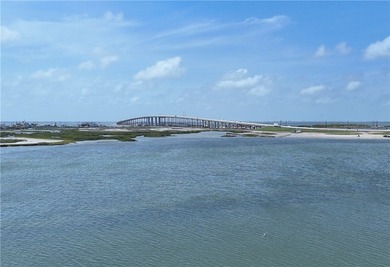 Positioned on the second floor, this waterfront retreat captures - photo 18
