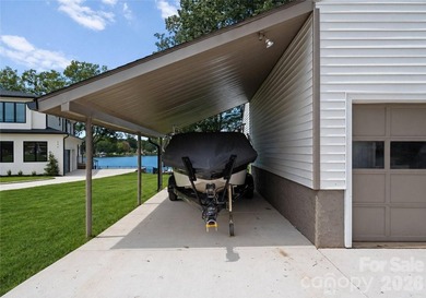 Looking for the perfect waterfront retreat? Tucked along the - photo 23