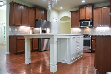 Stunning full-brick home overlooking the 14th hole of the golf - photo 24