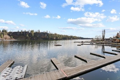 Waterfront Living on Williams Lake! Enjoy year-round lakeside - photo 25