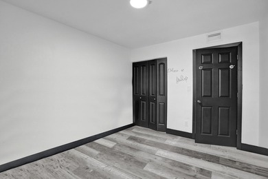Beautifully updated 3-bedroom, 2.5-bath townhouse in a highly - photo 28