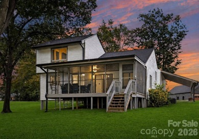 Looking for the perfect waterfront retreat? Tucked along the - photo 31