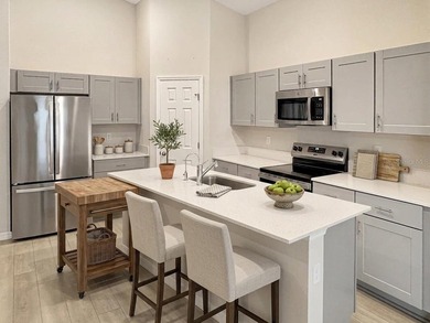 Virtually Staged. Welcome to this beautifully maintained - photo 3