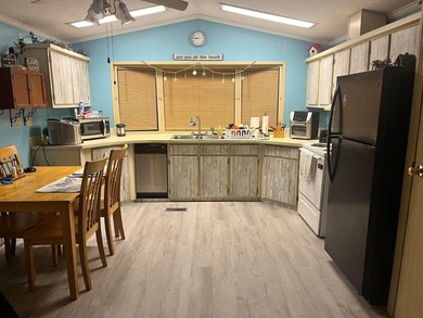 Welcome home to this charming 2-bedroom, 2-bath residence - photo 7