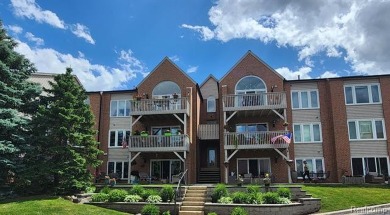 Loon Lake - Oakland County Condo Sale Pending in Waterford Michigan