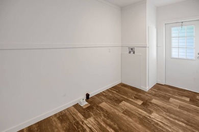 Welcome to this beautifully designed Champion Lake Manor model - photo 4