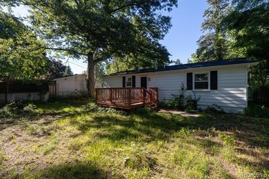 Completely updated and truly move-in ready, this charming ranch - photo 2