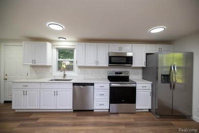 Completely updated and truly move-in ready, this charming ranch - photo 7