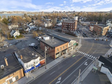 INVESTORS TAKE NOTICE: 1 retail and 8 residential units (9 units - photo 2
